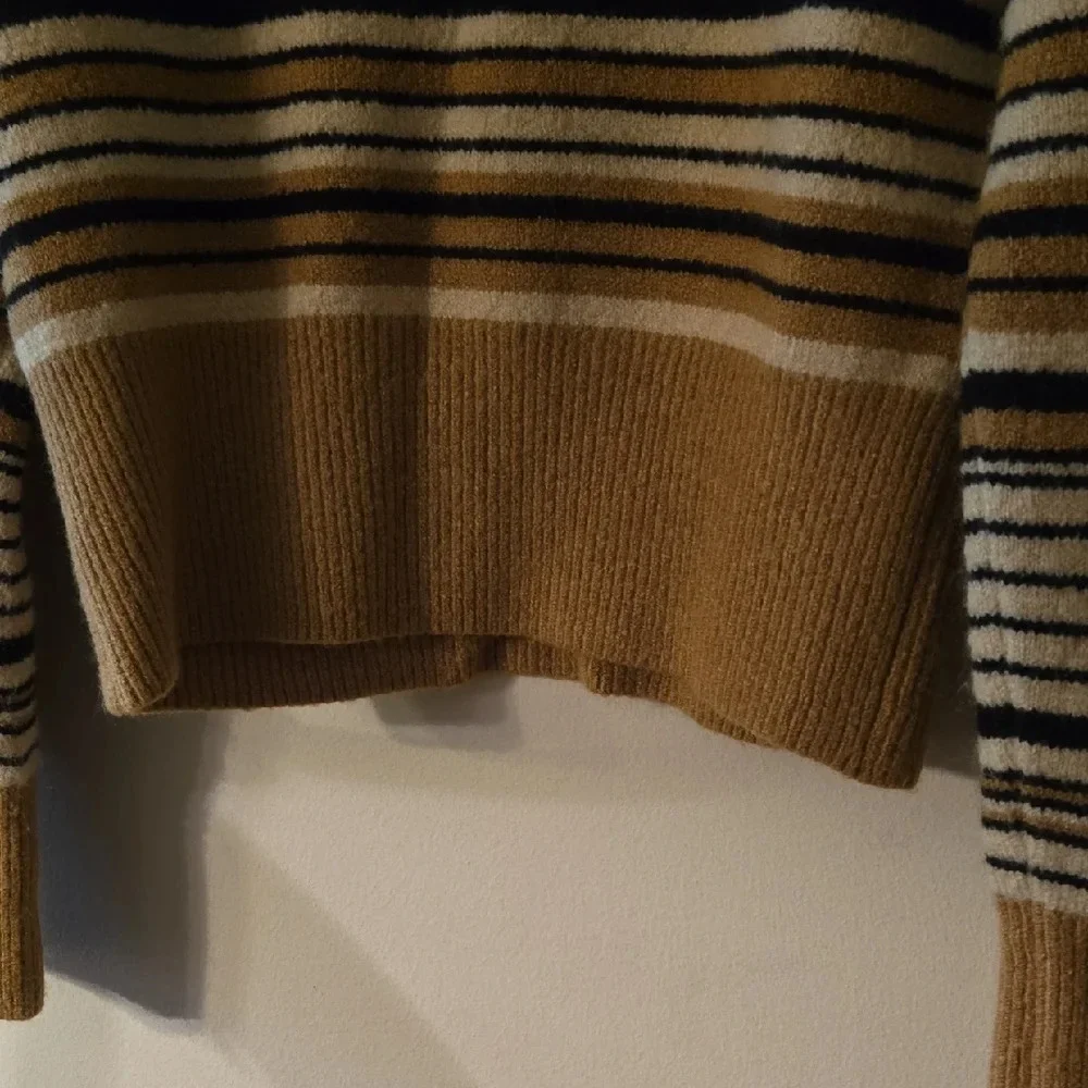 Forever 21 Tan and Brown Striped Crew Neck Sweater - Picture 4 of 5